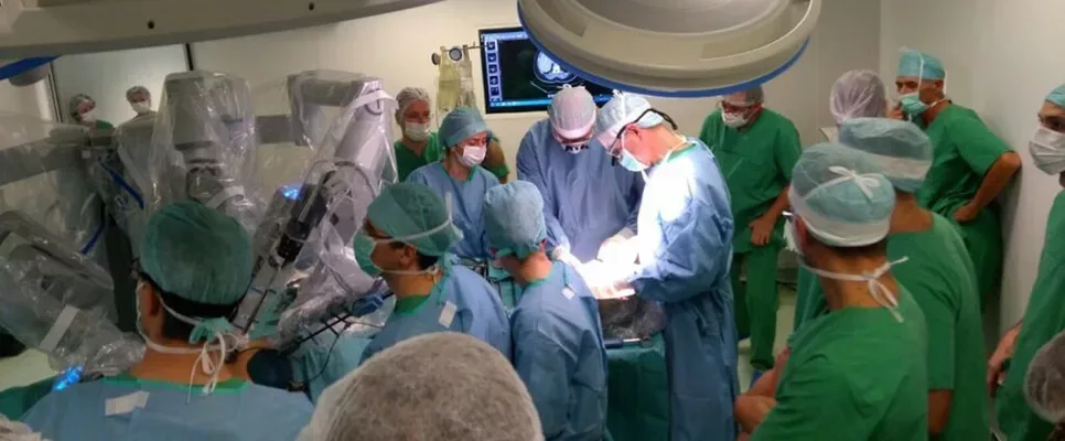 Nefrectomie robotica la Spitalul Sf. Constantin Brasov.jpeg