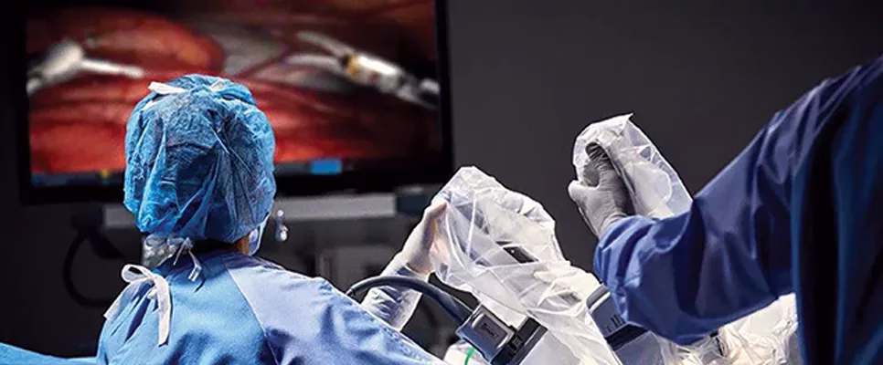 Cerere în creştere pentru intervenţiile chirurgicale cu robotul Da Vinci