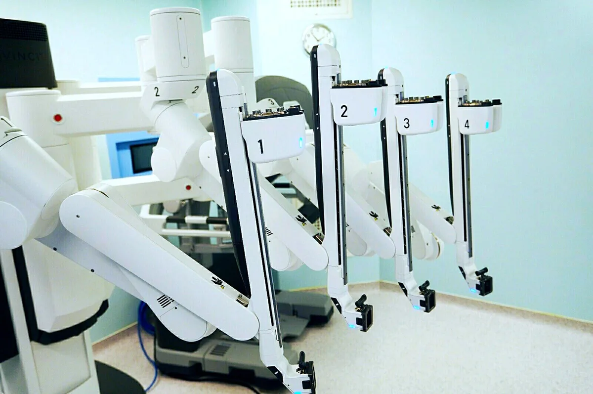 MedLife acquires da Vinci X robot for advanced robotic surgery at Polisano Hospital, Sibiu